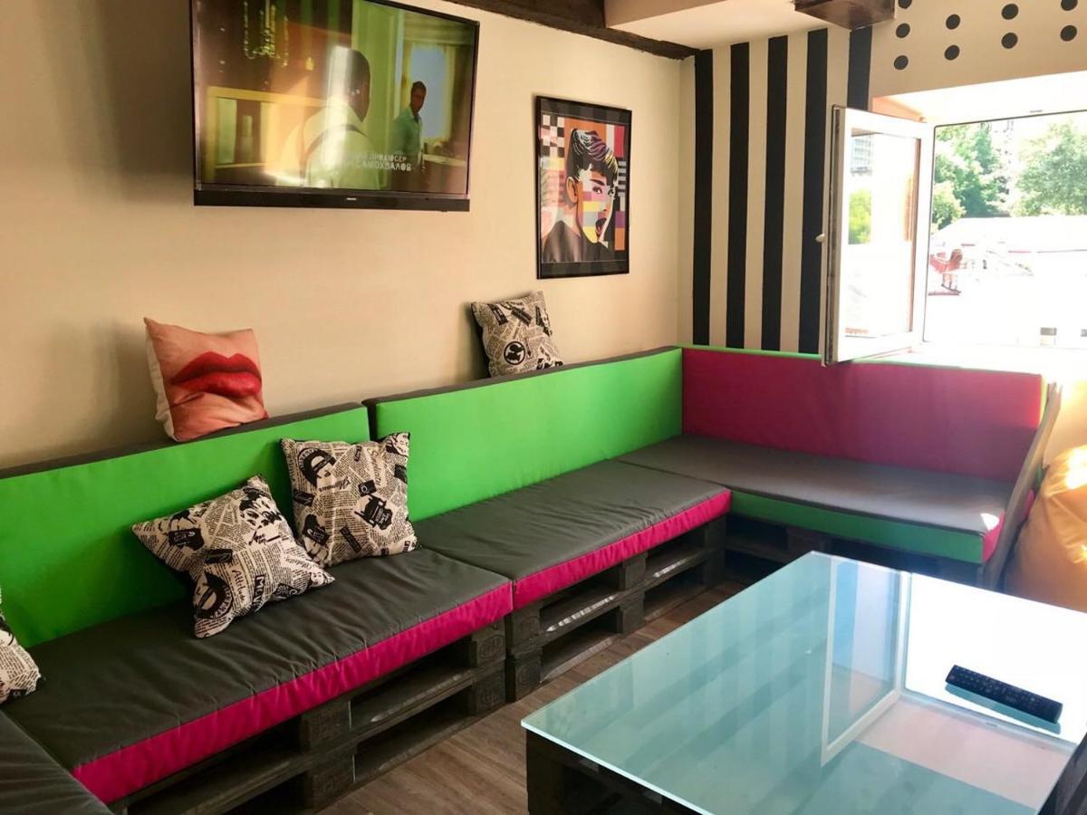 Lucky Hostel на Крещатике Киев Экстерьер фото