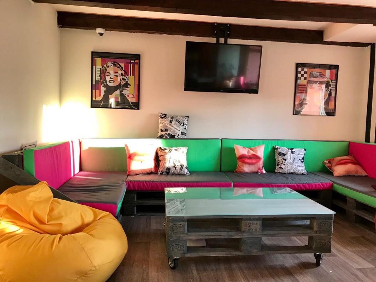 Lucky Hostel на Крещатике Киев Экстерьер фото